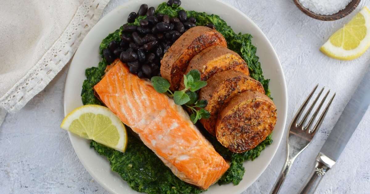 5 receitas proteicas com batata-doce para variar o almoço