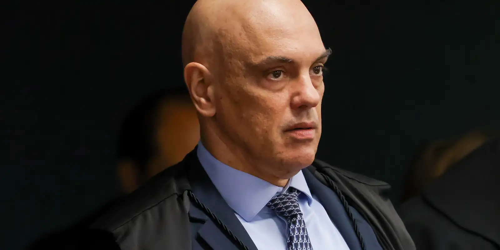 Moraes dá 48h para Bolsonaro explicar documento com pedido de asilo