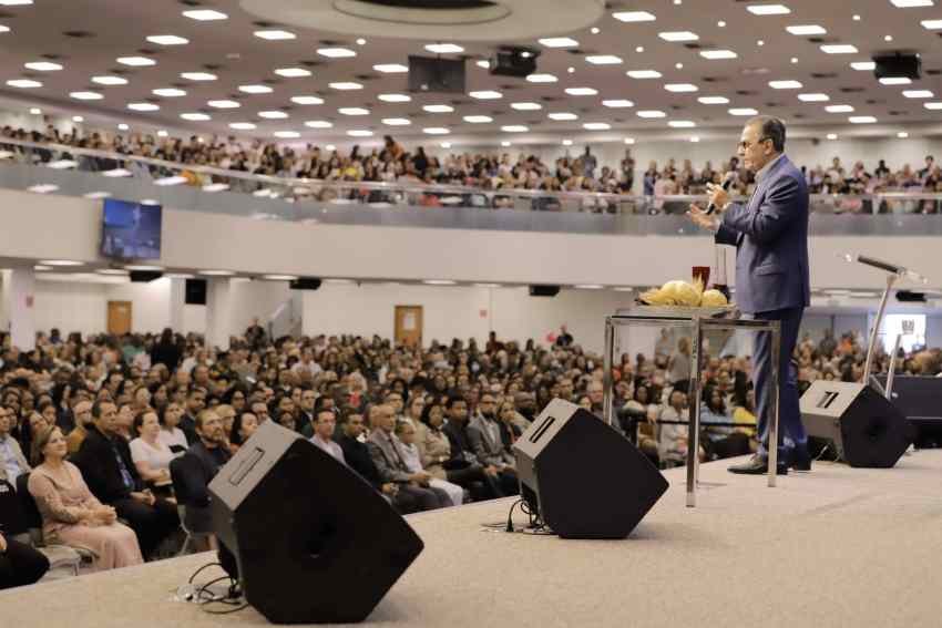 Funcionários da ADVEC voltam a denunciar atrasos salariais