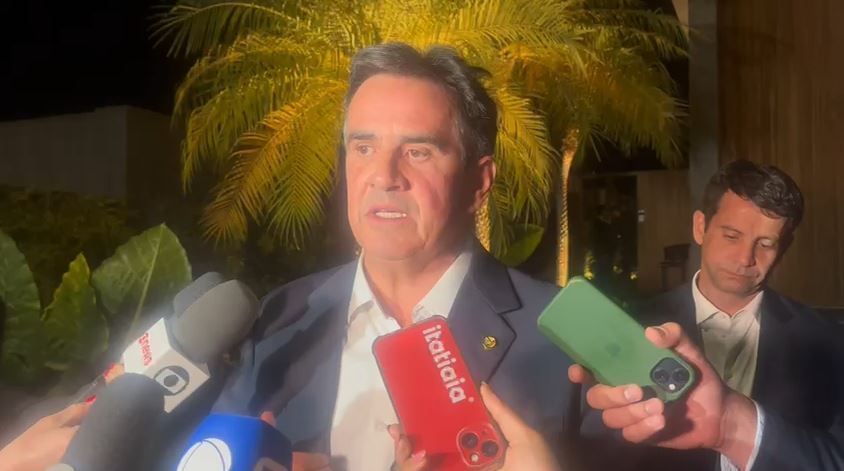 Vídeo: Mulher é presa nua em praia de SP após confessar ter matado o pai