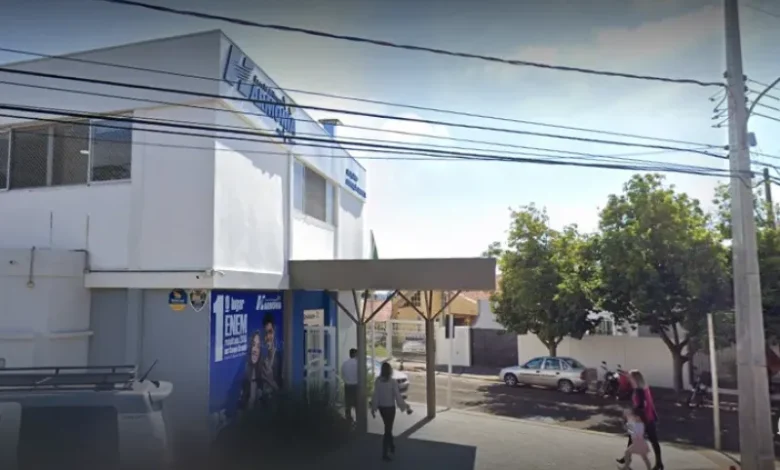 Escola 'chique' é acusada de "defender Hitler" e negar atendimento a mãe de aluna