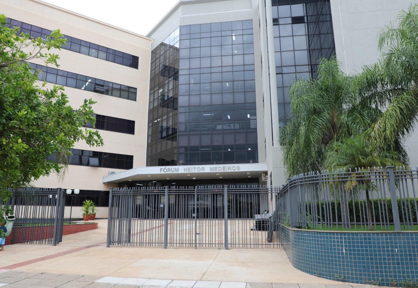 Supermercado é condenado a pagar R$ 5 mil por constrangimento a cliente