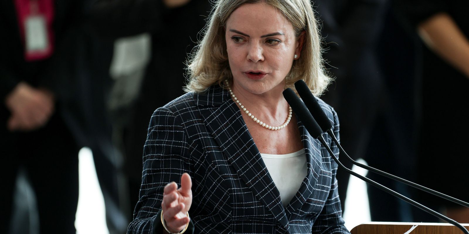 Derrite como relator do PL Antifacção contamina debate, diz Gleisi   