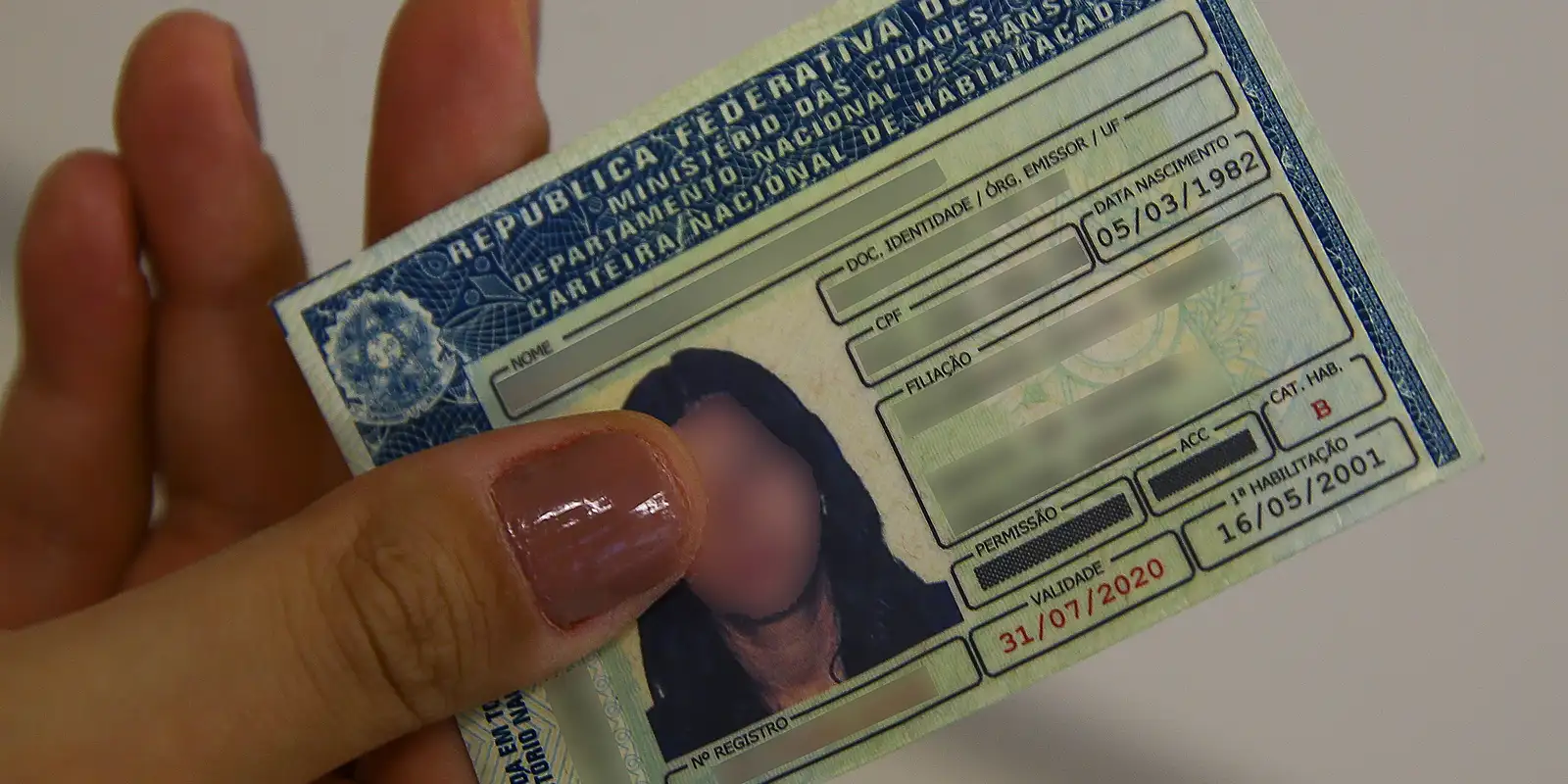 Tentativas de fraudes com documentos mais que dobram de 2022 a 2025