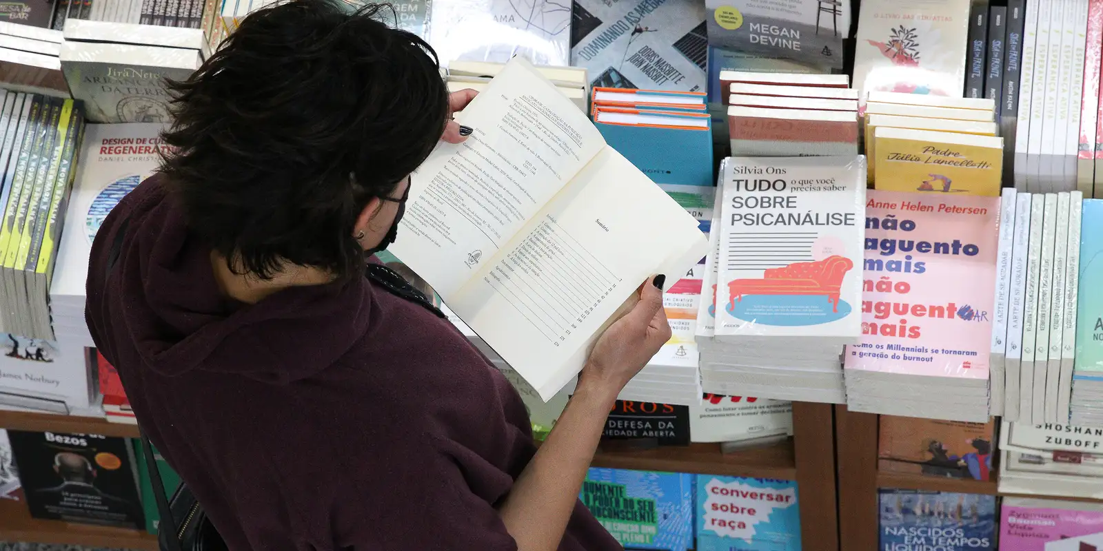 Setor editorial e de livros registra expansão de 13% entre 2023 e 2025