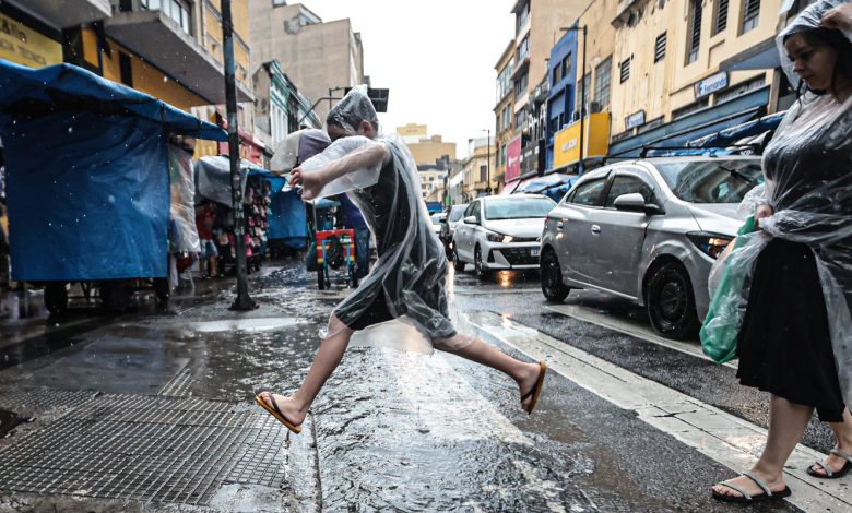 Chuva forte deixa cidade de São Paulo em estado de atenção