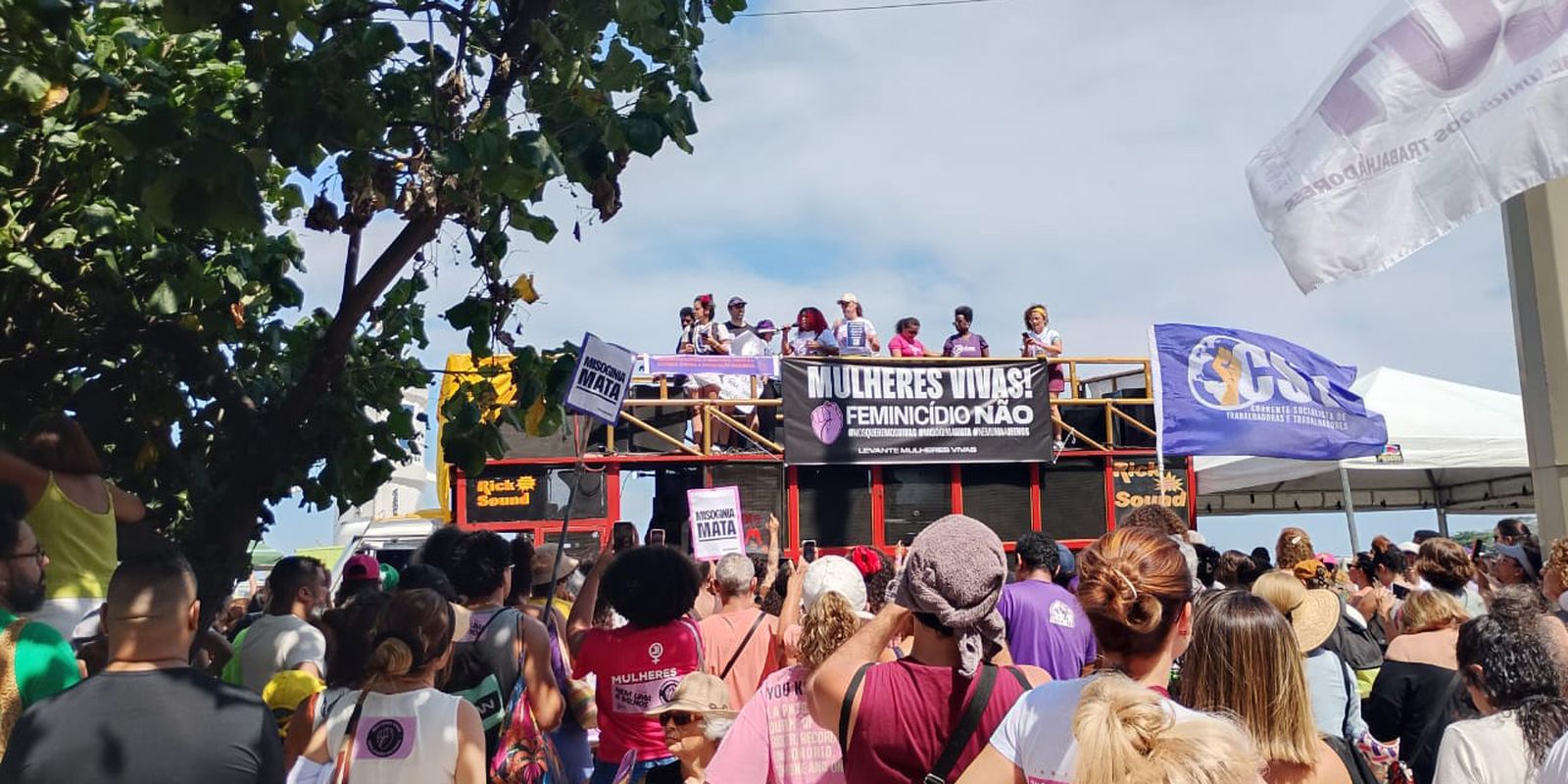 Mulheres protestam no Rio e pedem maior presença do Estado