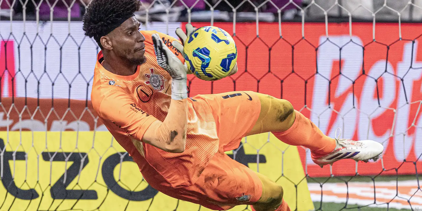 Corinthians e Vasco avançam nos pênaltis e decidem a Copa do Brasil