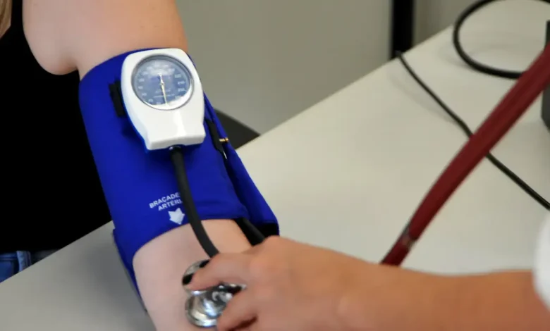 Médicos alertam para riscos de prescrição de testosterona para mulher