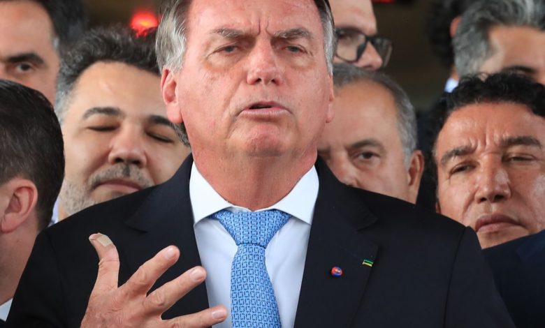 Termina cirurgia de Bolsonaro para bloquear nervo diafragma