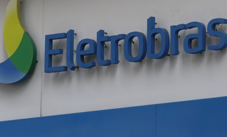 Lula veta PL sobre realocação de trabalhadores da Eletrobras