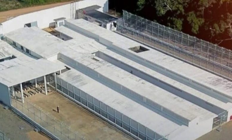 Após fuga, autoridades procuram 12 detentos de prisão em Maués (AM)