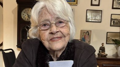 Após queda e fraturas, escritora Adélia Prado tem melhora de saúde