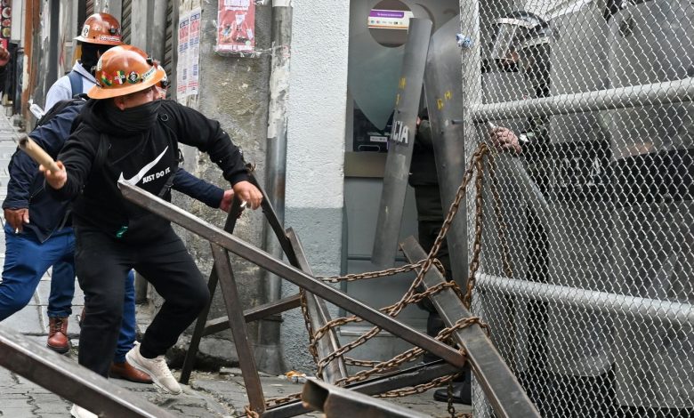 Bolívia: protestos desafiam governo após aumento de combustíveis