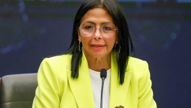 Forças Armadas da Venezuela reconhecem vice como presidente interina