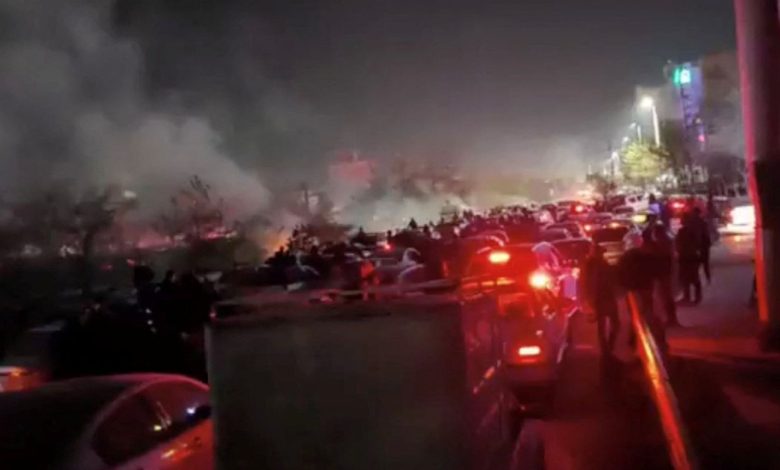 Protestos no Irã diminuem após forte repressão, dizem moradores