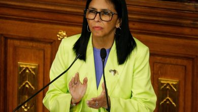 “Basta de ordens de Washington”, diz presidente interina da Venezuela