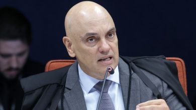 Moraes nega prisão domiciliar e mantém Bolsonaro preso na PF