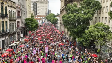 Bloco da Lexa atrai foliões para o circuito Preta Gil no centro do Rio