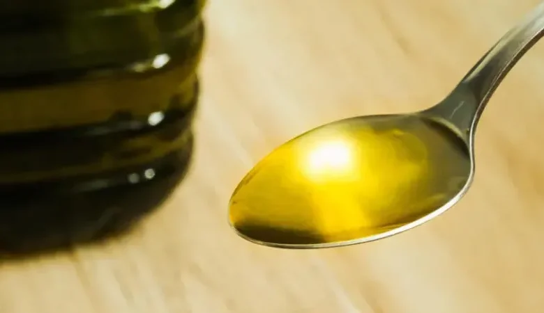 Beber Azeite em Jejum Pela Manhã Funciona? Especialistas Explicam Benefícios e Cuidados