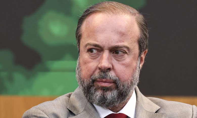 Ministro cobra solução para vazamento de água em minas da Vale