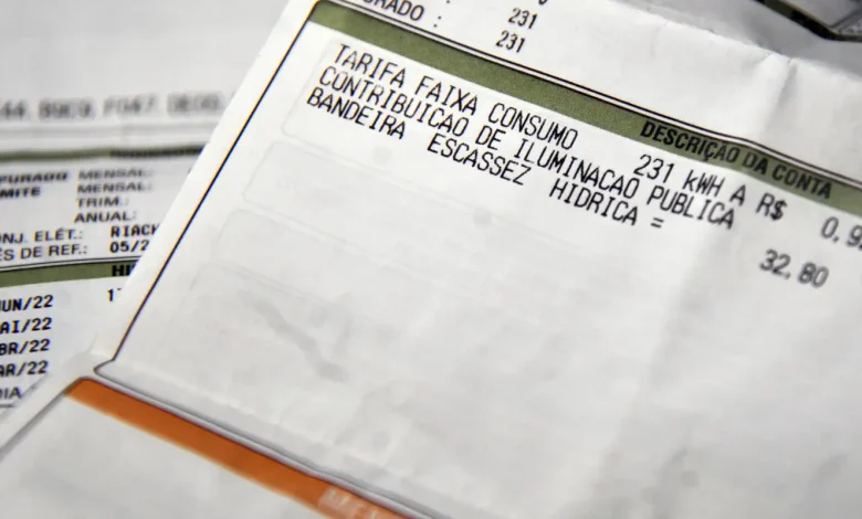 Aneel divulga calendário para anúncio de bandeiras tarifárias em 2026