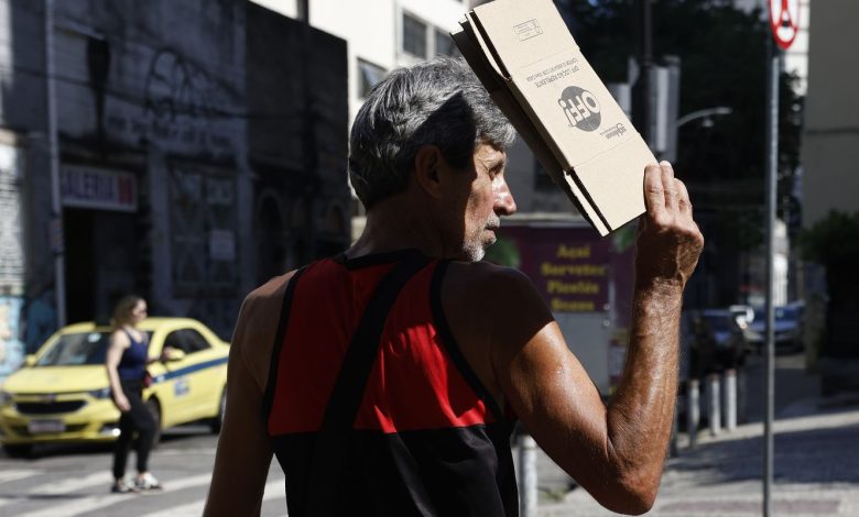Defensorias acionam Justiça por medidas para enfrentar calor no Rio