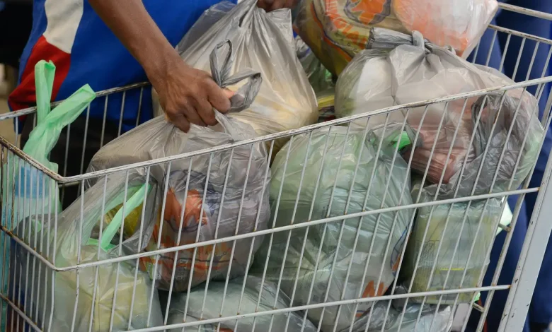 Cesta básica cai em todas as capitais do país no 2º semestre de 2025