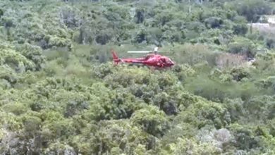 Helicóptero cai na zona oeste do Rio e deixa três pessoas mortas