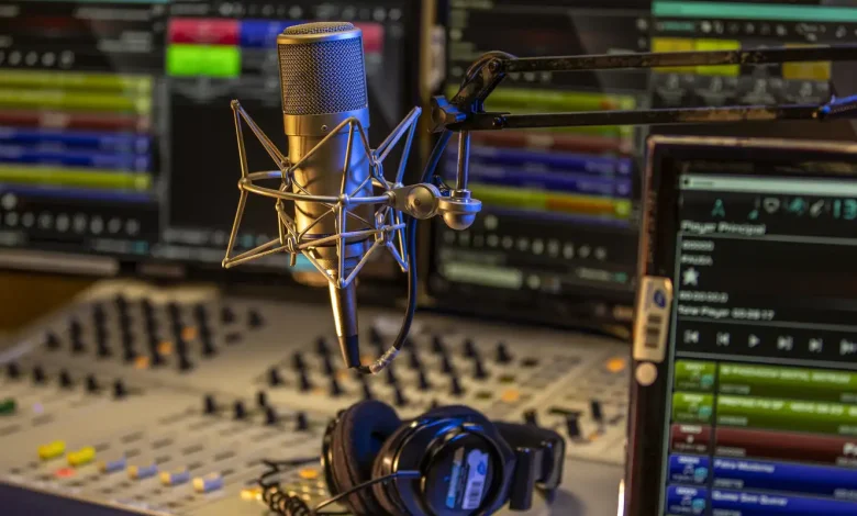 Rádio MEC e Nacional têm crescimento histórico de audiência em 2025