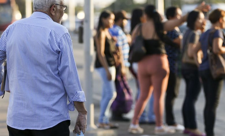 Teto de pensionista e aposentado do INSS sobe para R$ 8.475,55 em 2026