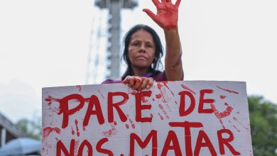 Apesar de medida protetiva, mulher é morta na rua por agressor