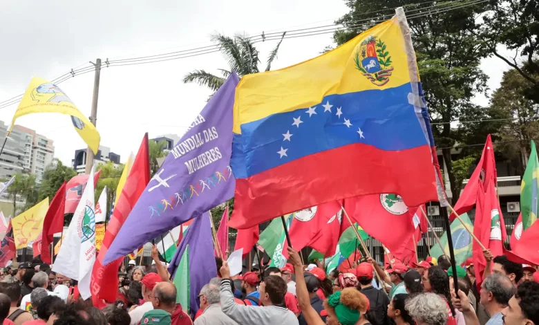 Protesto em SP pede soltura de Maduro e autonomia da Venezuela