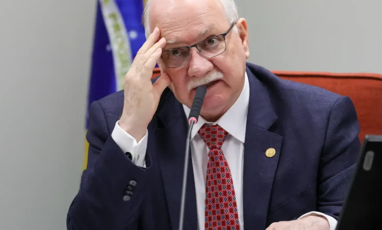 Fachin diz que democracia atravessa tempos desafiadores