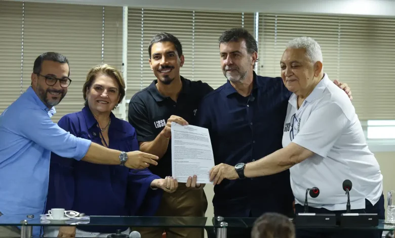 Governo federal destina R$ 12 milhões a escolas de samba do Rio