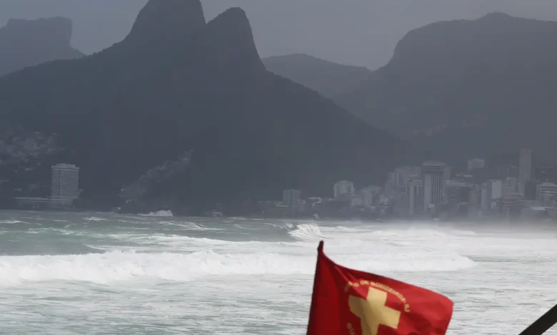 Chuva forte atinge o Rio de janeiro desde a noite desta segunda-feira