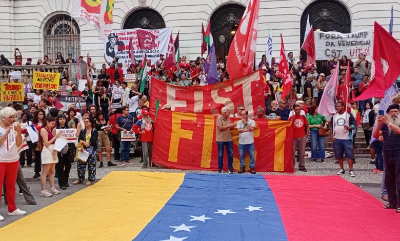 No Rio, Cinelândia tem protesto contra sequestro de Nicolás Maduro