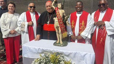 Imagem peregrina do padroeiro do Rio visita o Cristo Redentor