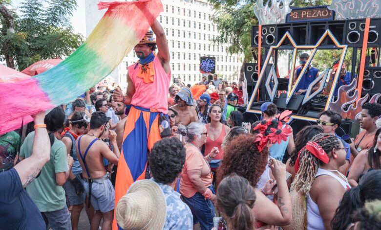 Bloco Aparelhinho celebra 15 anos de carnaval em Brasília