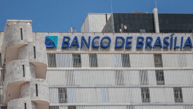 Justiça bloqueia ações do BRB ligadas a Banco Master
