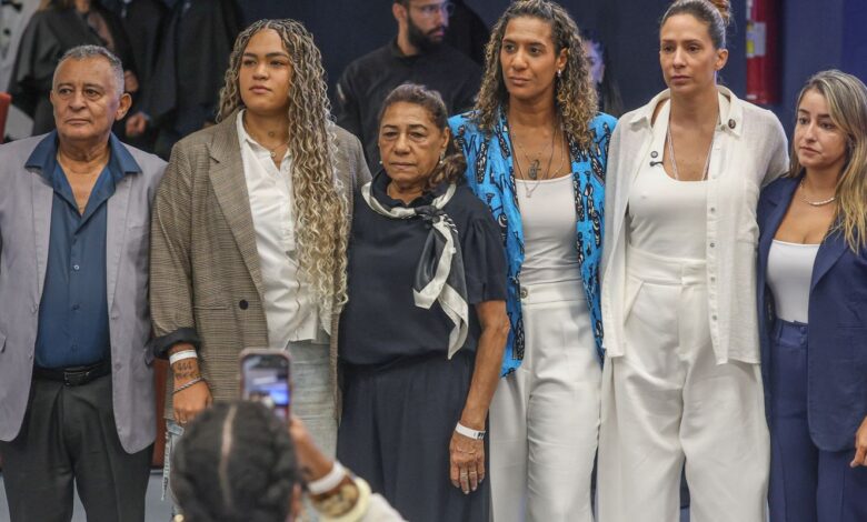 Parentes de Marielle e Anderson esperam justiça e mais investigação