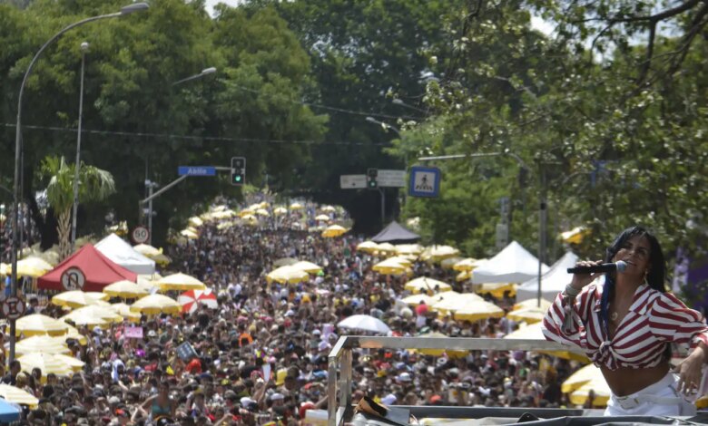 SP: Agrada Gregos é destaque deste sábado; veja progrmação de blocos
