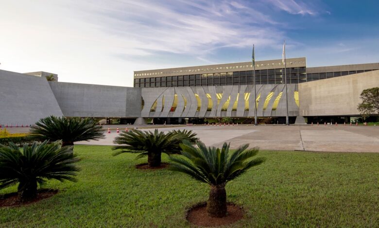 STJ condena conselheiro do TCE-RJ a 13 anos de prisão