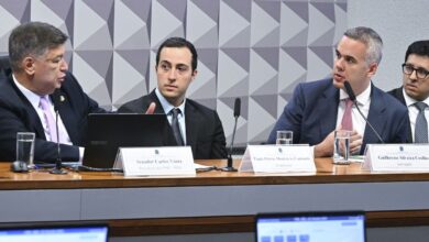 Empresário se mantém em silêncio em depoimento à CPMI do INSS