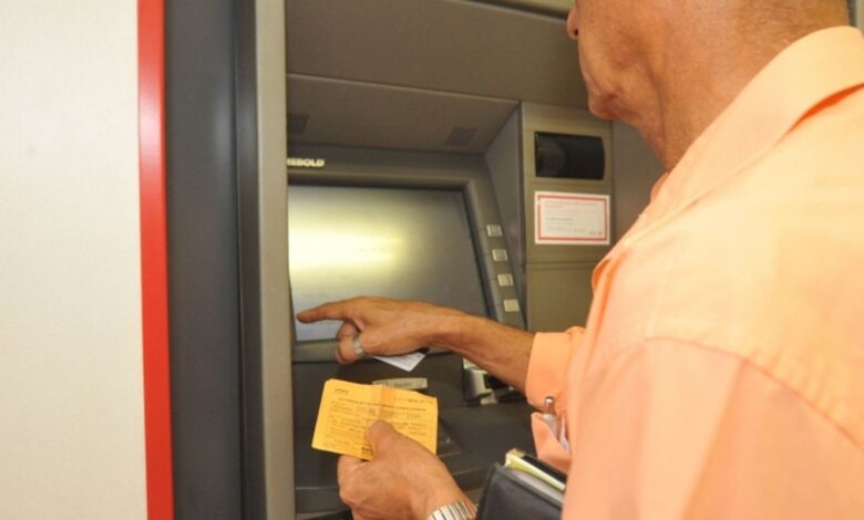 Agências bancárias reabrem nesta quarta-feira a partir do meio-dia