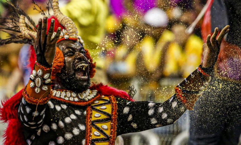 Primeiro dia de carnaval em SP tem estreante, campeã e vice de 2025