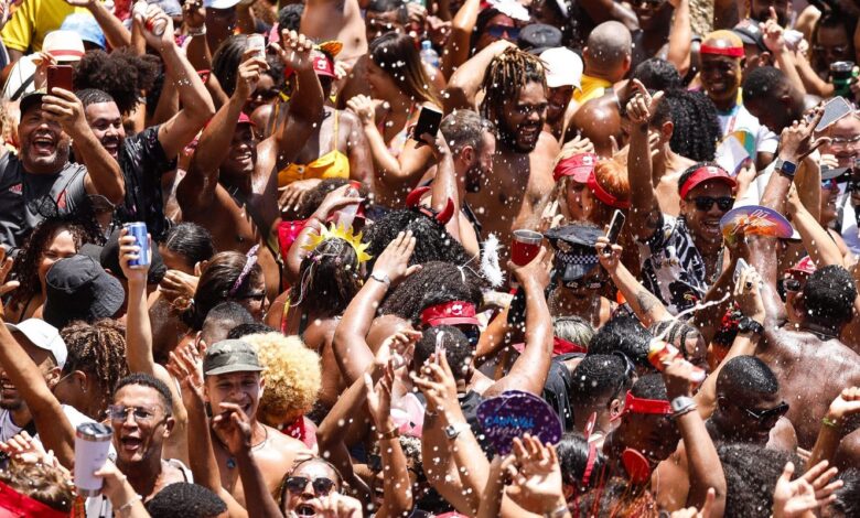 Bailes da Cinelândia transformam o centro do Rio com shows ao vivo
