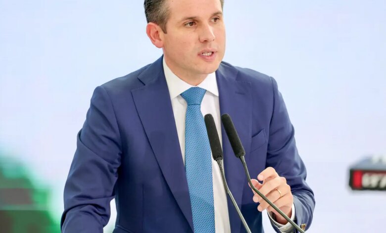 Fim da Escala 6x1 pode ser votado em maio, diz presidente da Câmara