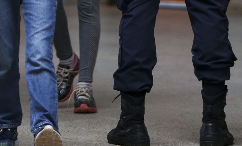 Justiça suspende regras de escolas cívico-militares em SP