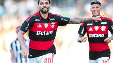 Paquetá desencanta, Flamengo vence Botafogo e vai à semi do Carioca